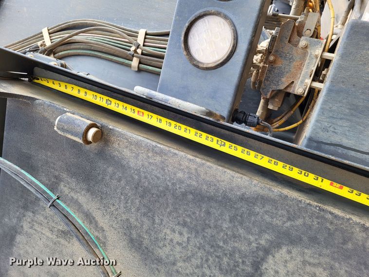 image for item LR9092 2014 Caterpillar CT660 tri-drive hydrovac truck