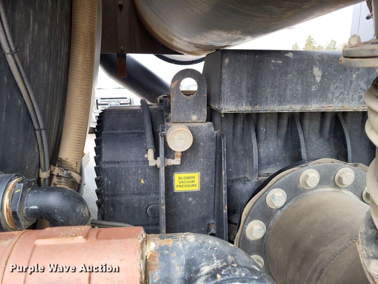 image for item LR9092 2014 Caterpillar CT660 tri-drive hydrovac truck