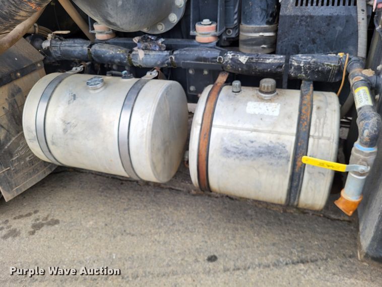 image for item LR9092 2014 Caterpillar CT660 tri-drive hydrovac truck