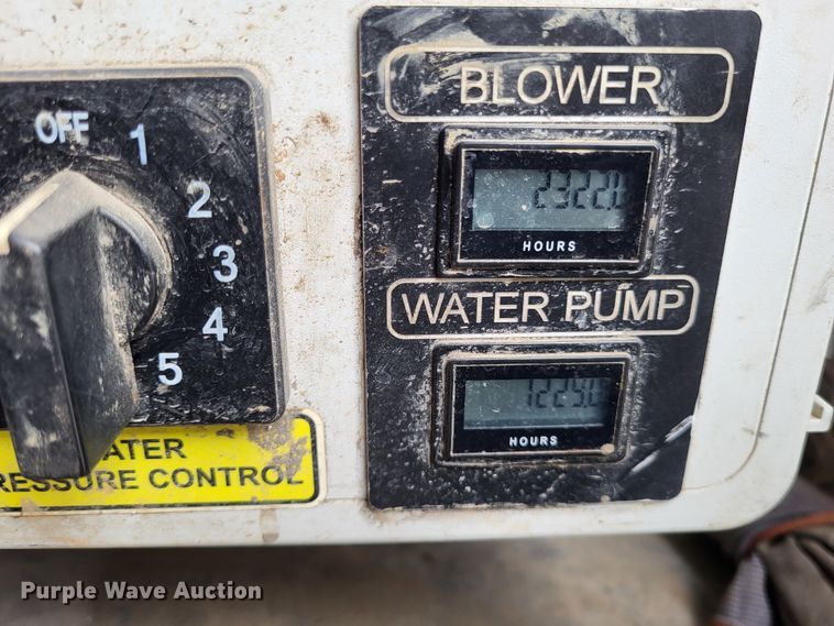 image for item LR9092 2014 Caterpillar CT660 tri-drive hydrovac truck