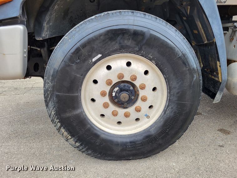 image for item LR9092 2014 Caterpillar CT660 tri-drive hydrovac truck