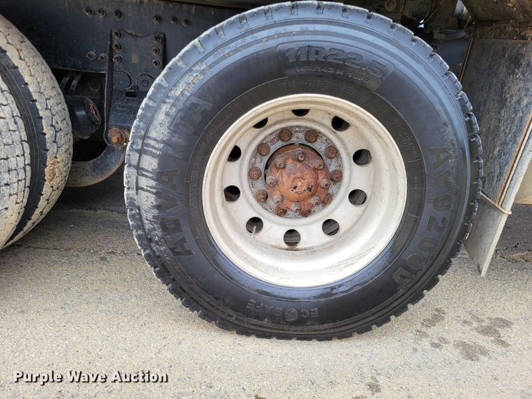 image for item LR9092 2014 Caterpillar CT660 tri-drive hydrovac truck