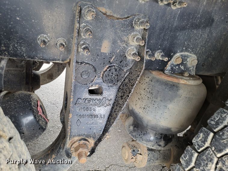 image for item LR9092 2014 Caterpillar CT660 tri-drive hydrovac truck