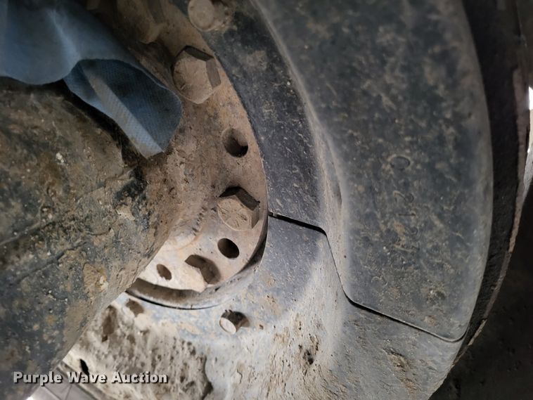 image for item LR9092 2014 Caterpillar CT660 tri-drive hydrovac truck