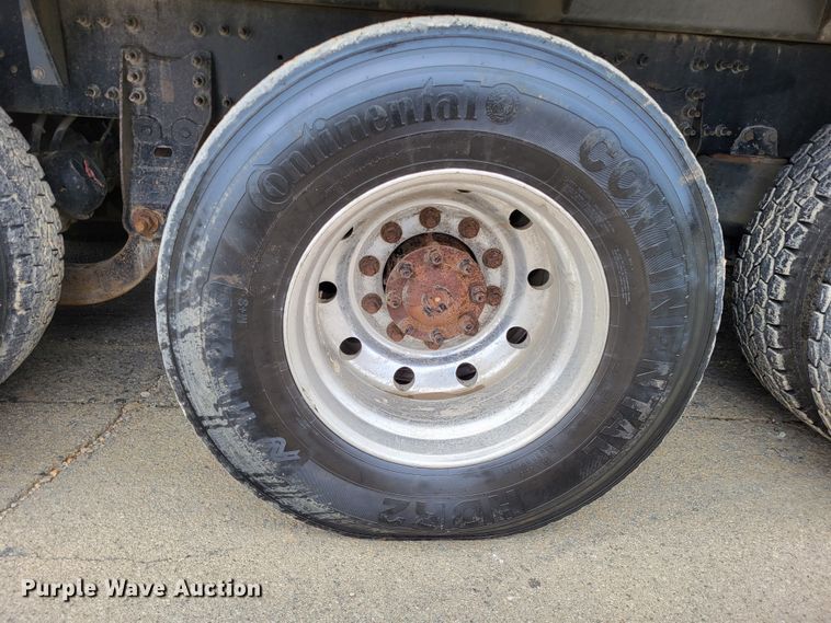 image for item LR9092 2014 Caterpillar CT660 tri-drive hydrovac truck