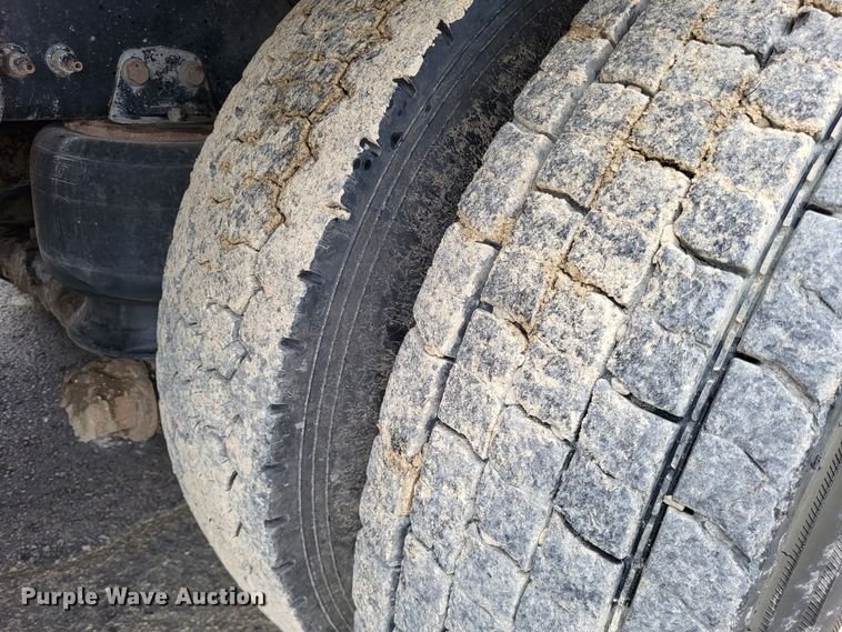 image for item LR9092 2014 Caterpillar CT660 tri-drive hydrovac truck