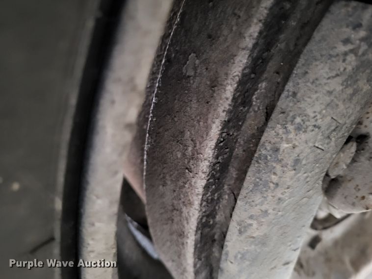 image for item LR9092 2014 Caterpillar CT660 tri-drive hydrovac truck