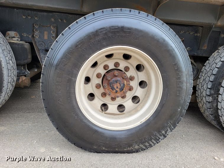 image for item LR9092 2014 Caterpillar CT660 tri-drive hydrovac truck