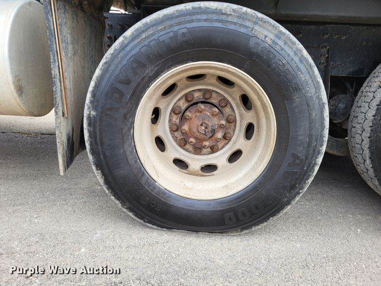 image for item LR9092 2014 Caterpillar CT660 tri-drive hydrovac truck