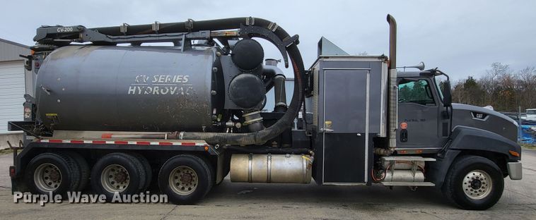 image for item LR9093 2014 Caterpillar CT660  tri-drive hydrovac truck