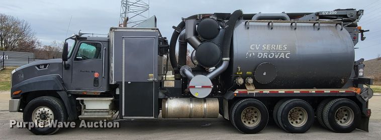 image for item LR9093 2014 Caterpillar CT660  tri-drive hydrovac truck