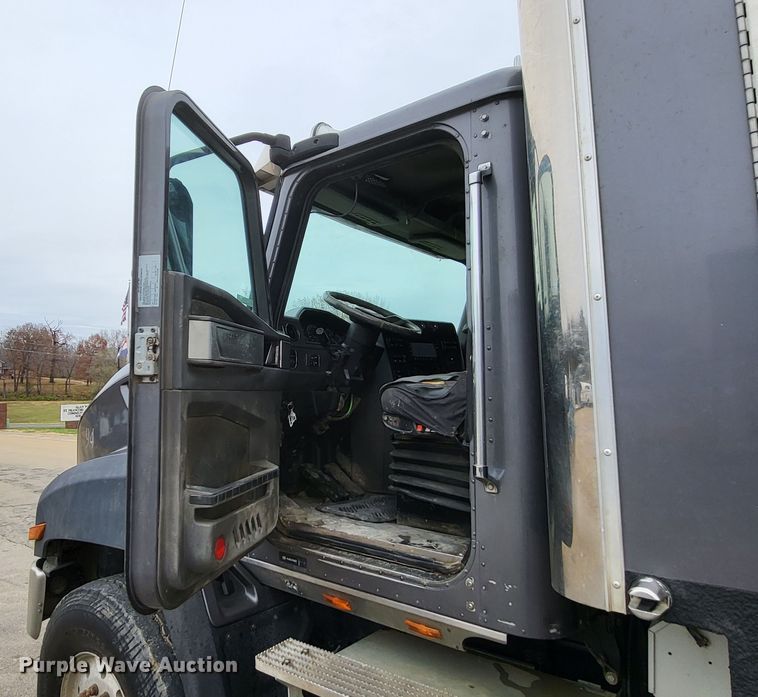 image for item LR9093 2014 Caterpillar CT660  tri-drive hydrovac truck