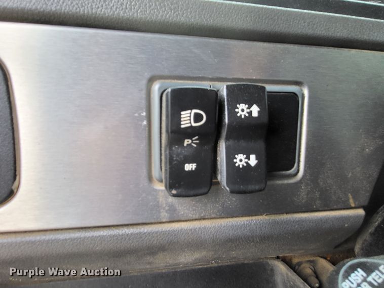 image for item LR9093 2014 Caterpillar CT660  tri-drive hydrovac truck