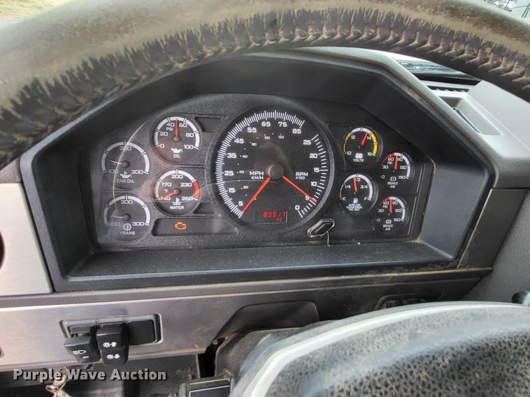 image for item LR9093 2014 Caterpillar CT660  tri-drive hydrovac truck