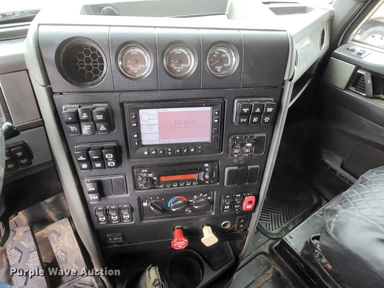 image for item LR9093 2014 Caterpillar CT660  tri-drive hydrovac truck