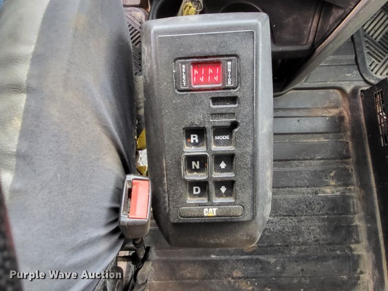 image for item LR9093 2014 Caterpillar CT660  tri-drive hydrovac truck