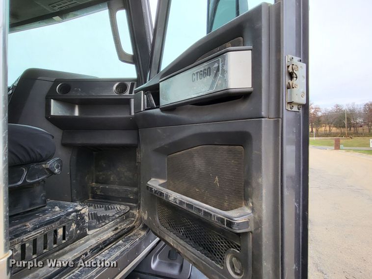 image for item LR9093 2014 Caterpillar CT660  tri-drive hydrovac truck