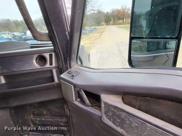 image for item LR9093 2014 Caterpillar CT660  tri-drive hydrovac truck