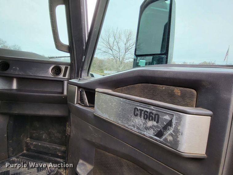 image for item LR9093 2014 Caterpillar CT660  tri-drive hydrovac truck