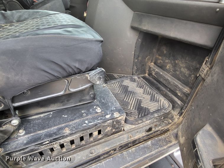 image for item LR9093 2014 Caterpillar CT660  tri-drive hydrovac truck