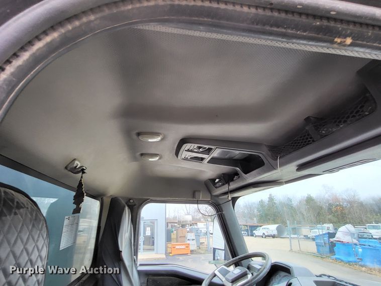 image for item LR9093 2014 Caterpillar CT660  tri-drive hydrovac truck