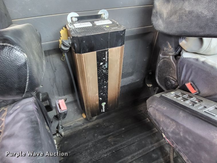 image for item LR9093 2014 Caterpillar CT660  tri-drive hydrovac truck