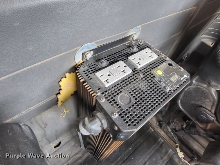 image for item LR9093 2014 Caterpillar CT660  tri-drive hydrovac truck