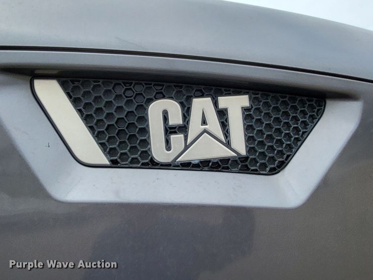 image for item LR9093 2014 Caterpillar CT660  tri-drive hydrovac truck