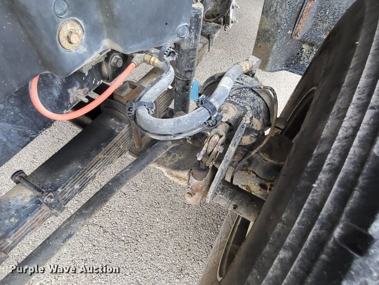 image for item LR9093 2014 Caterpillar CT660  tri-drive hydrovac truck