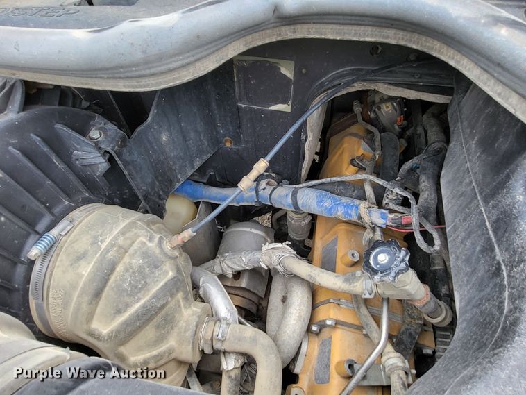 image for item LR9093 2014 Caterpillar CT660  tri-drive hydrovac truck