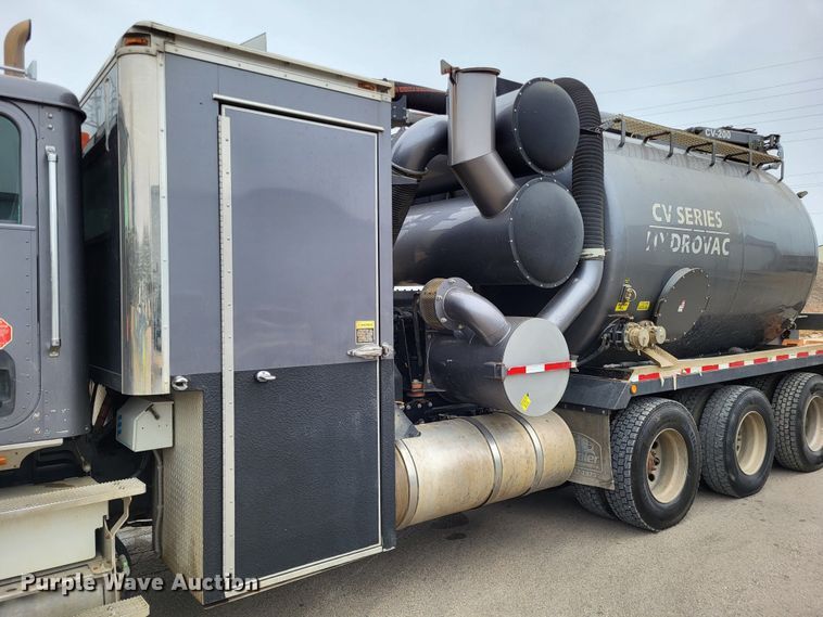 image for item LR9093 2014 Caterpillar CT660  tri-drive hydrovac truck