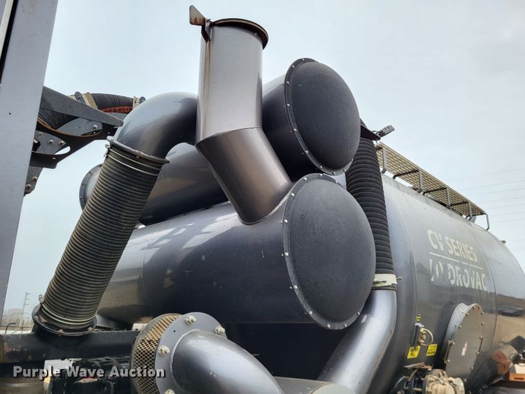 image for item LR9093 2014 Caterpillar CT660  tri-drive hydrovac truck