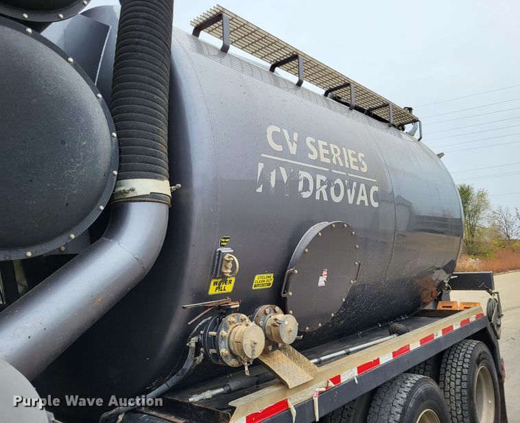 image for item LR9093 2014 Caterpillar CT660  tri-drive hydrovac truck