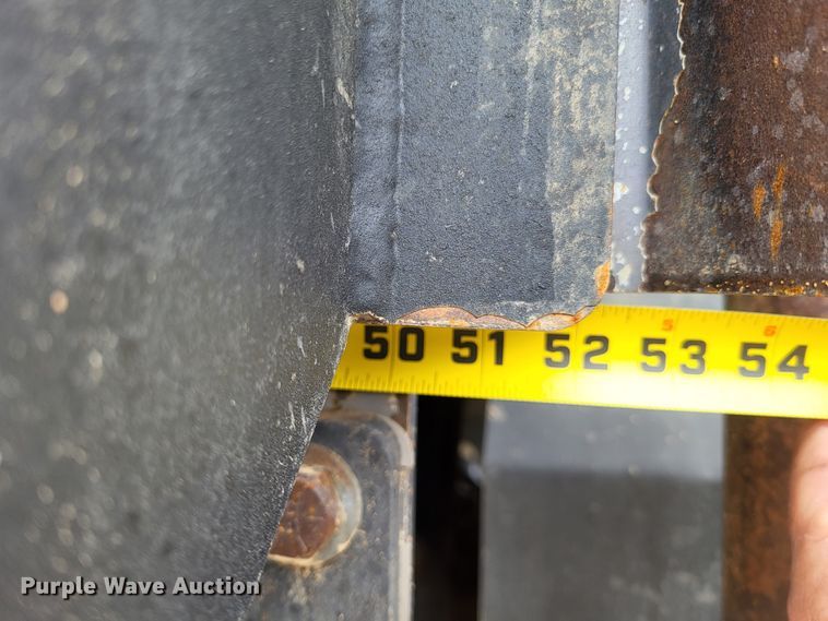 image for item LR9093 2014 Caterpillar CT660  tri-drive hydrovac truck