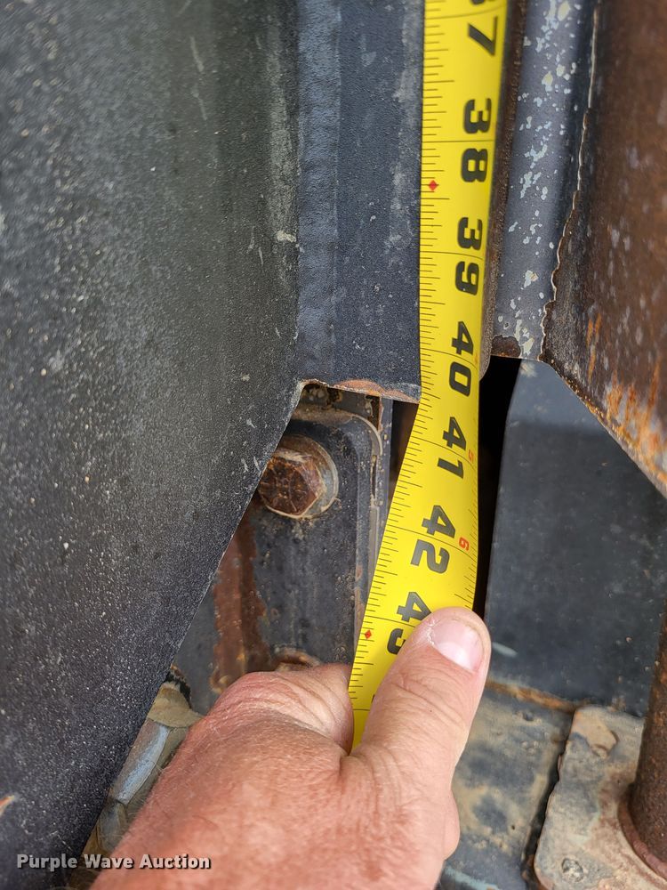 image for item LR9093 2014 Caterpillar CT660  tri-drive hydrovac truck