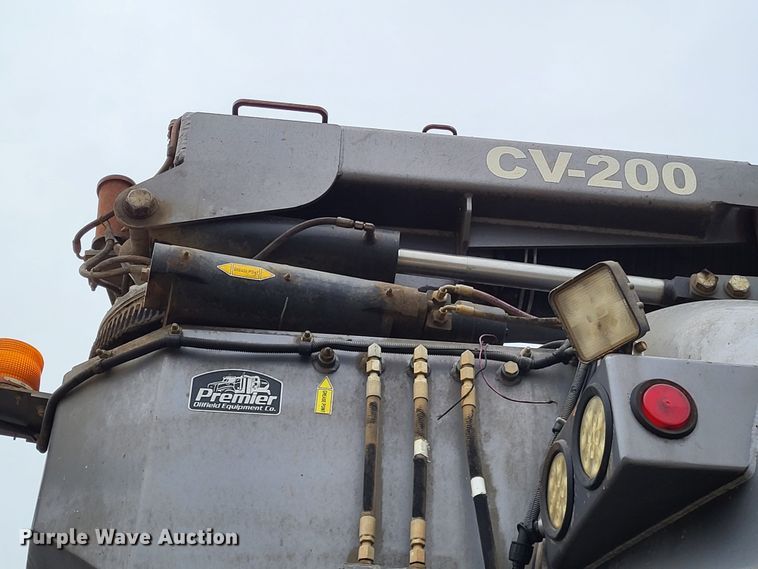 image for item LR9093 2014 Caterpillar CT660  tri-drive hydrovac truck