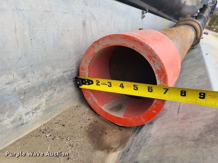 image for item LR9093 2014 Caterpillar CT660  tri-drive hydrovac truck