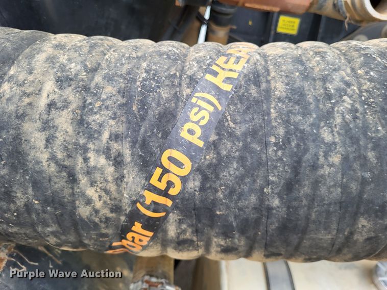 image for item LR9093 2014 Caterpillar CT660  tri-drive hydrovac truck