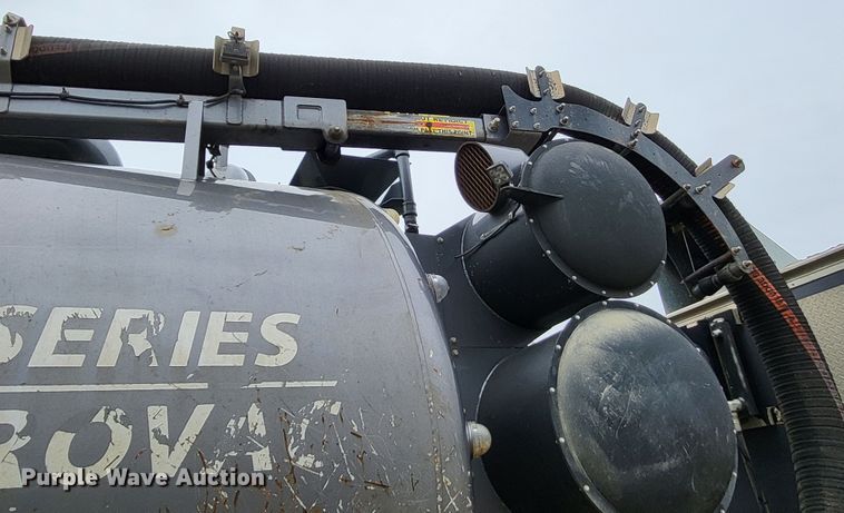 image for item LR9093 2014 Caterpillar CT660  tri-drive hydrovac truck