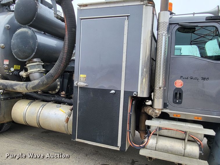 image for item LR9093 2014 Caterpillar CT660  tri-drive hydrovac truck
