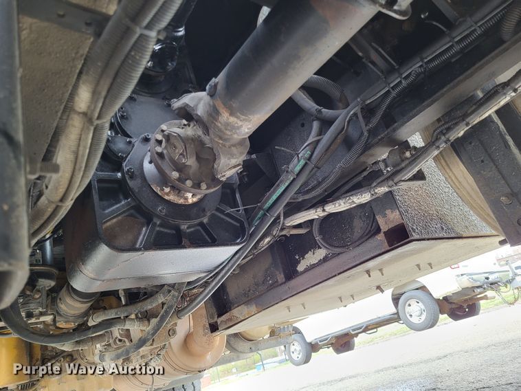 image for item LR9093 2014 Caterpillar CT660  tri-drive hydrovac truck