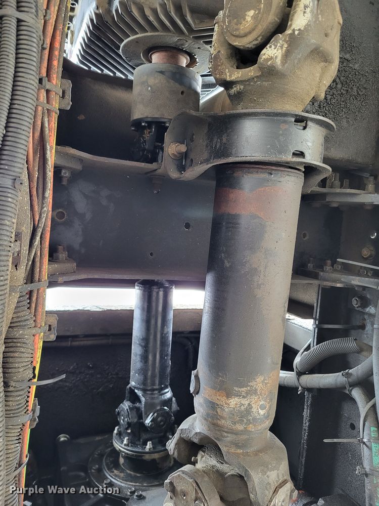 image for item LR9093 2014 Caterpillar CT660  tri-drive hydrovac truck