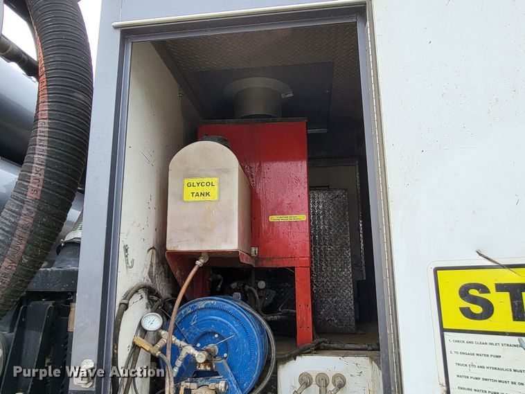 image for item LR9093 2014 Caterpillar CT660  tri-drive hydrovac truck