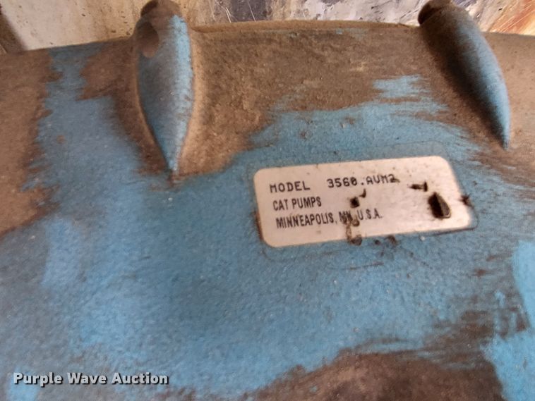 image for item LR9093 2014 Caterpillar CT660  tri-drive hydrovac truck