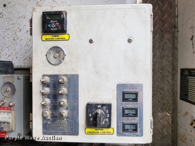 image for item LR9093 2014 Caterpillar CT660  tri-drive hydrovac truck