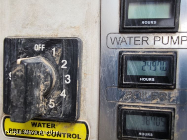 image for item LR9093 2014 Caterpillar CT660  tri-drive hydrovac truck