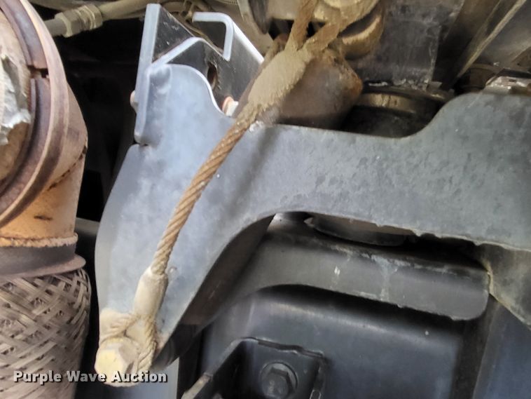 image for item LR9093 2014 Caterpillar CT660  tri-drive hydrovac truck