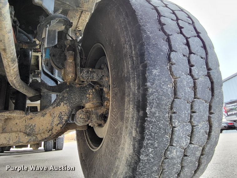 image for item LR9093 2014 Caterpillar CT660  tri-drive hydrovac truck