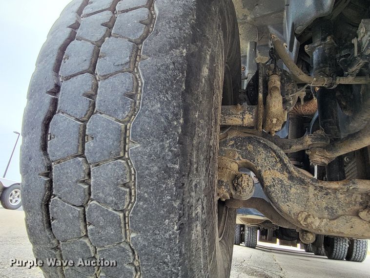 image for item LR9093 2014 Caterpillar CT660  tri-drive hydrovac truck