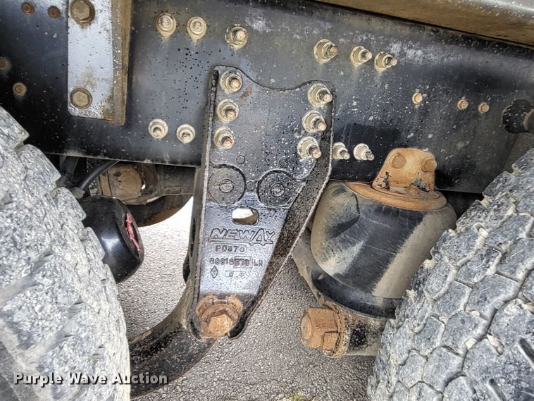 image for item LR9093 2014 Caterpillar CT660  tri-drive hydrovac truck